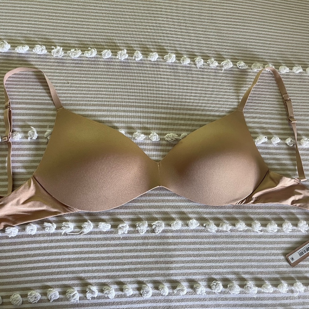 Skims Wireless Form Push Up Plunge Bra "Clay" - 32D